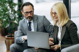 Founder discussing business setup in Dubai with a business adviser.