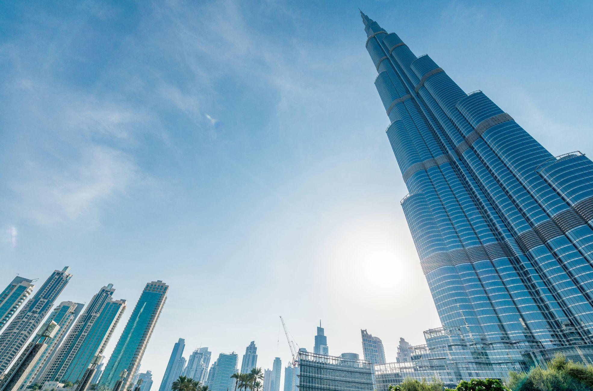 Free Zone Mainland Operating Permit: Your 2025 Guide to Operating Across Dubai